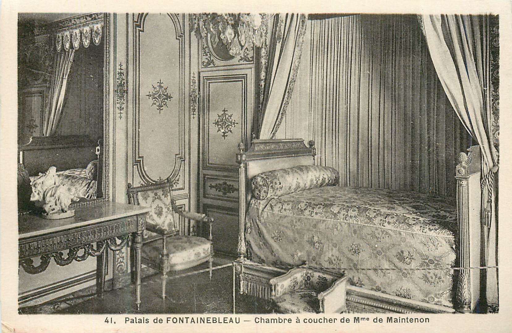 Palais de FONTAINEBLEAU — Chambre à coucher de Mme de Maintenon